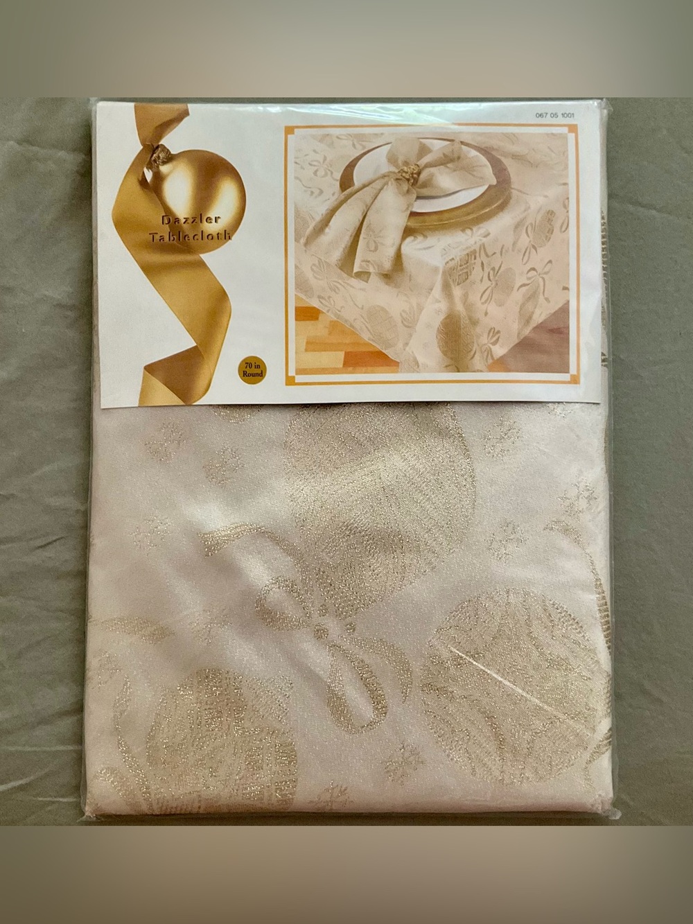 NWT Dazzler Tablecloth - Champagne Jacquard Holiday Design - 70” Round